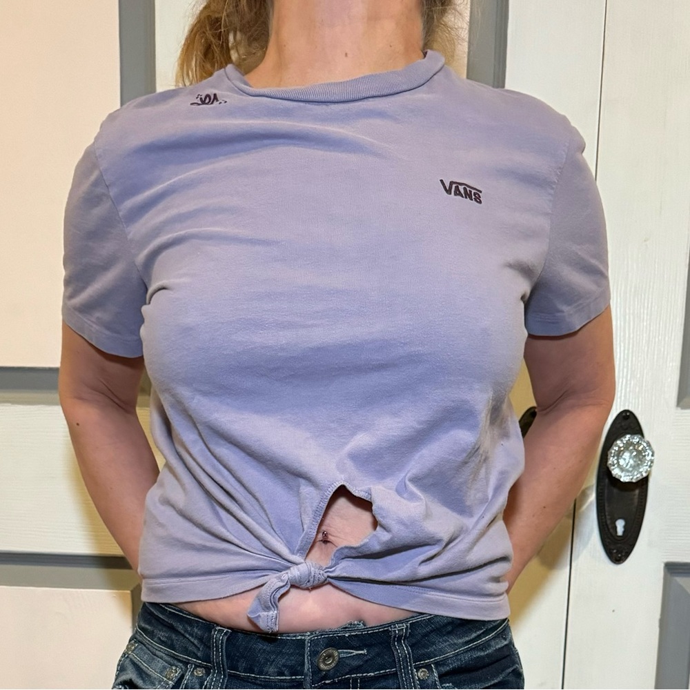 VANS - Short Sleeve Crop Keyhole Crop-top - Picture 2 of 11